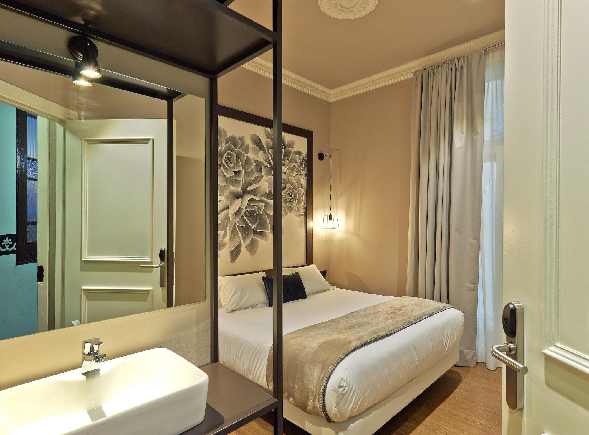 Hostal In Barcelona, Room