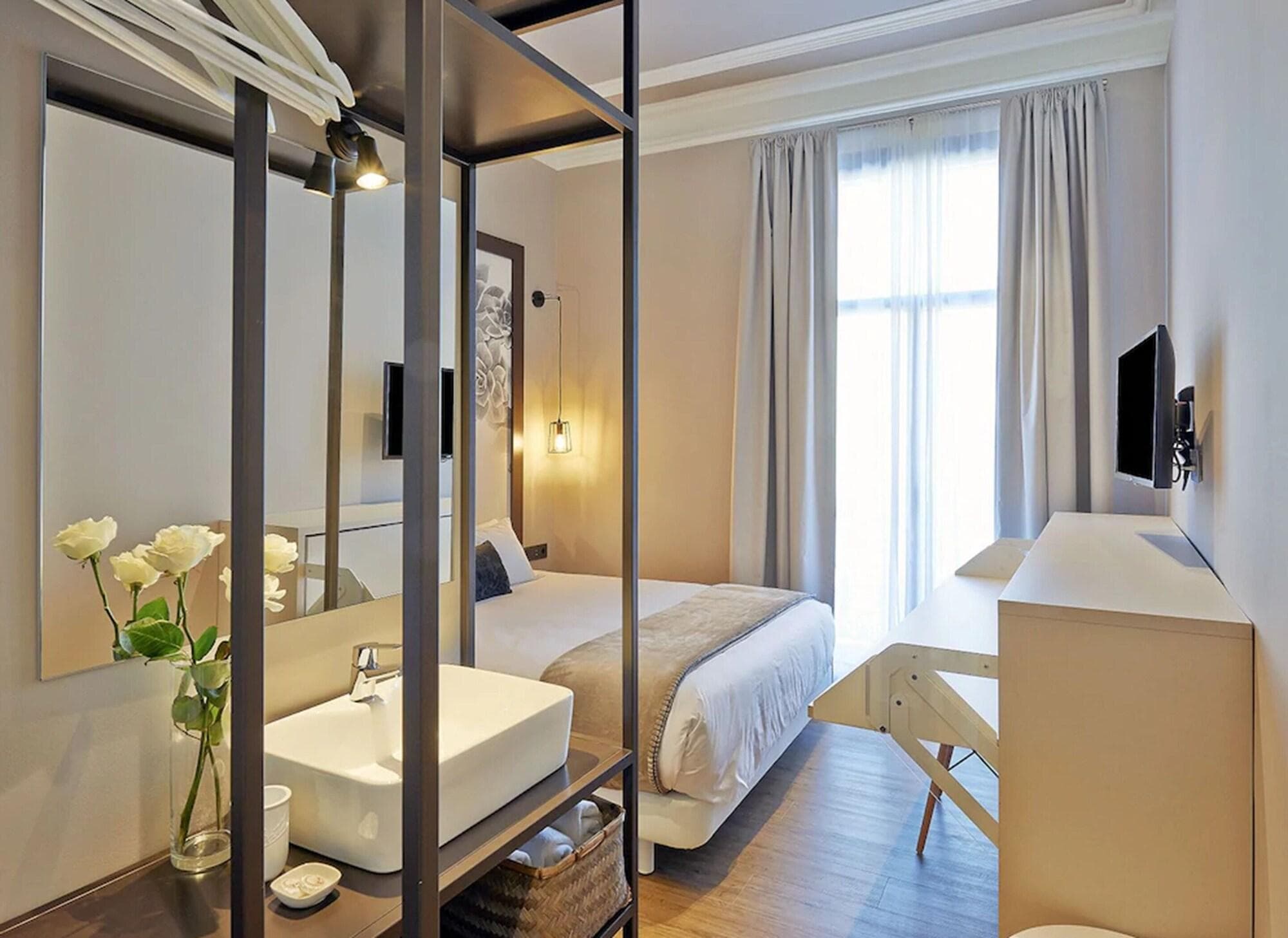 Hostal In Barcelona, Room