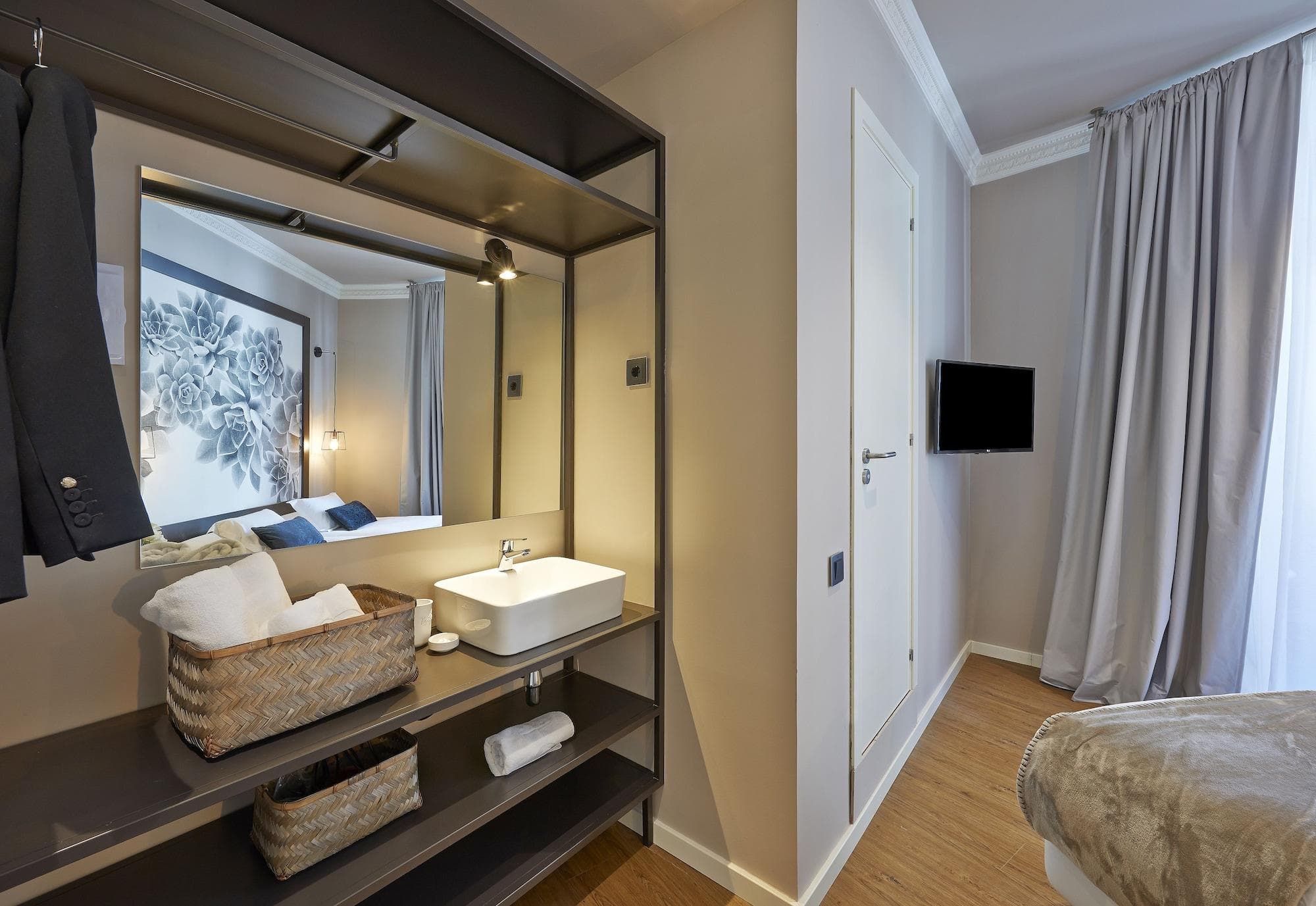 Hostal In Barcelona, Room