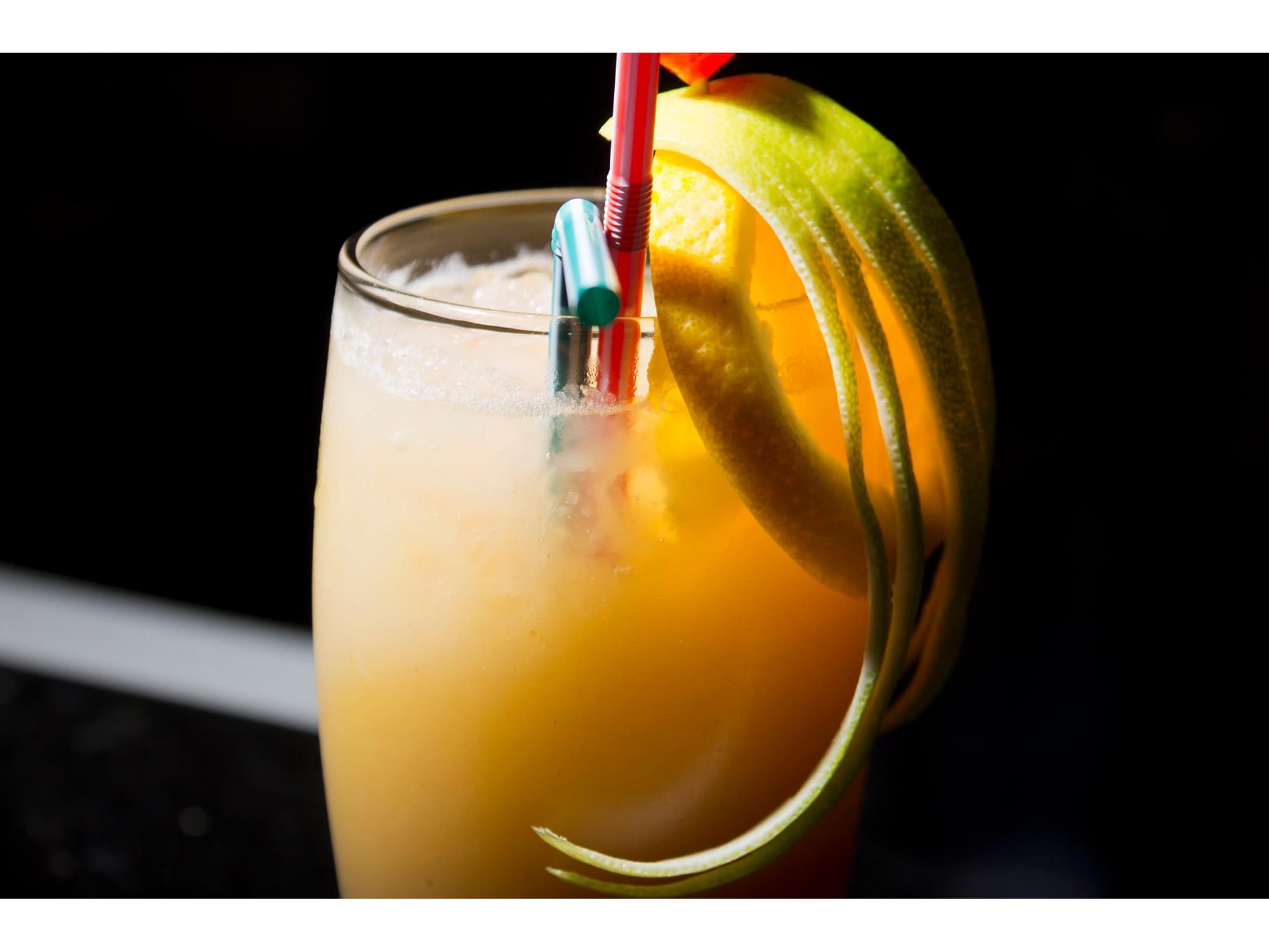 Director Vitacura, Bar