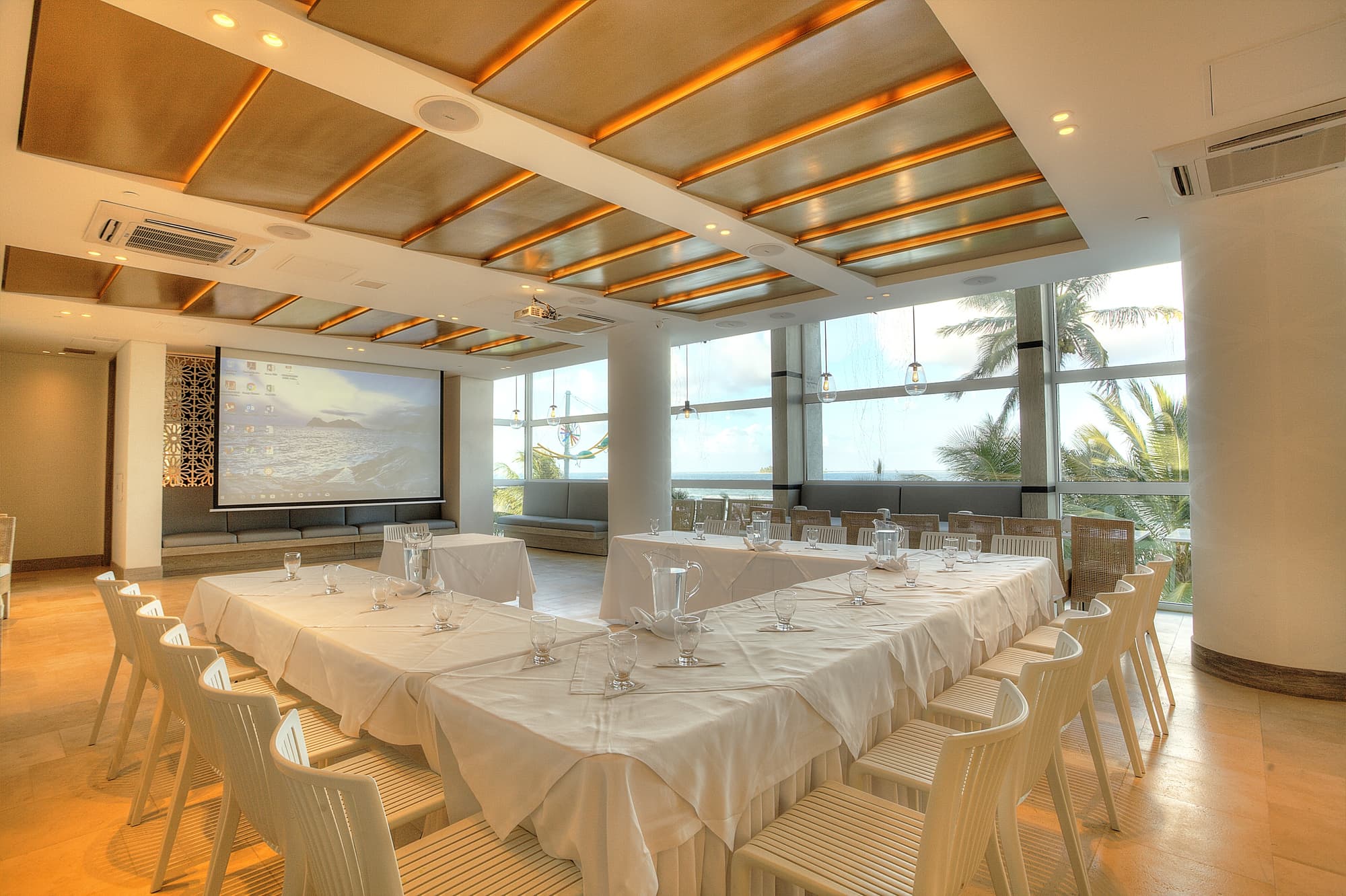 Hotel Casablanca, Conferences