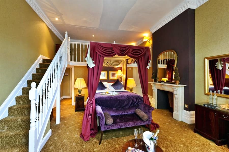 The Colonnade, General view