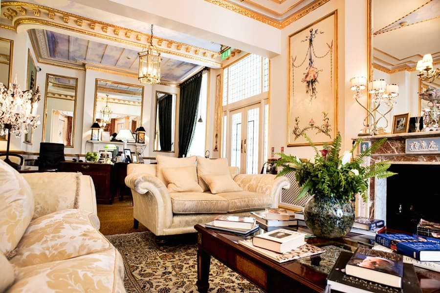 The Colonnade, General view