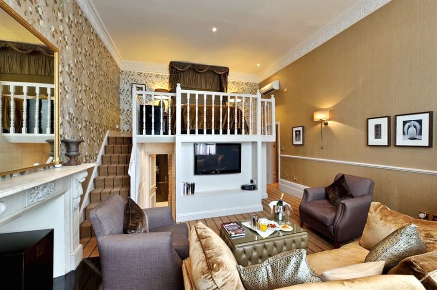 The Colonnade, General view