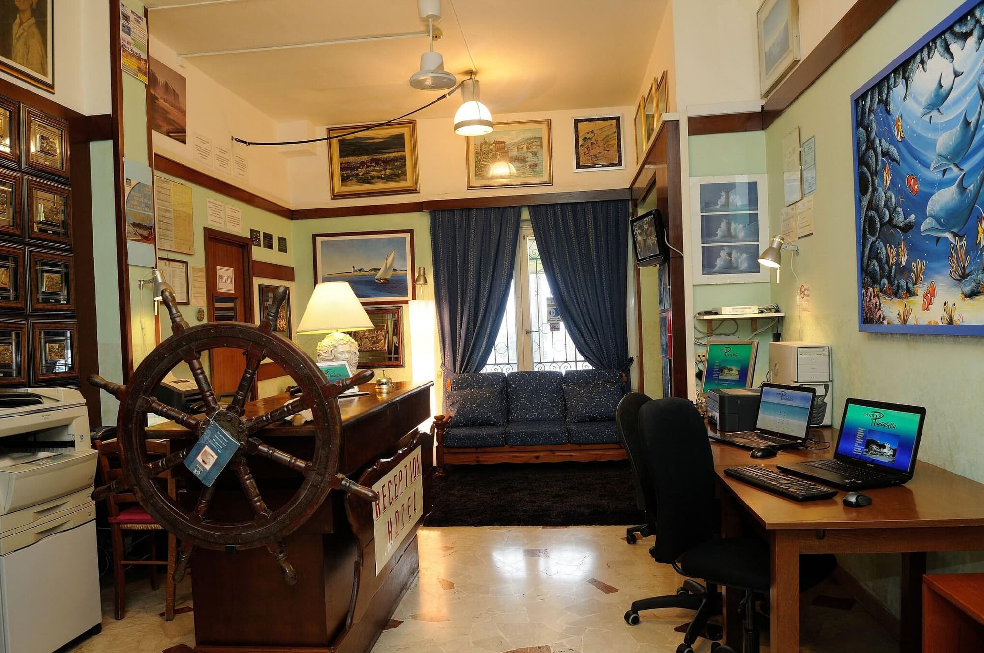 Puntabella Hotel, Lobby