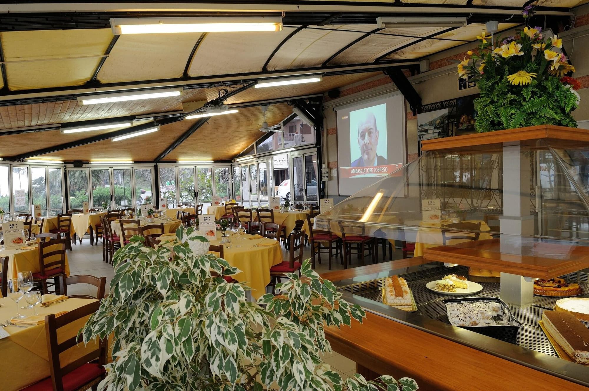 Puntabella Hotel, Restaurant