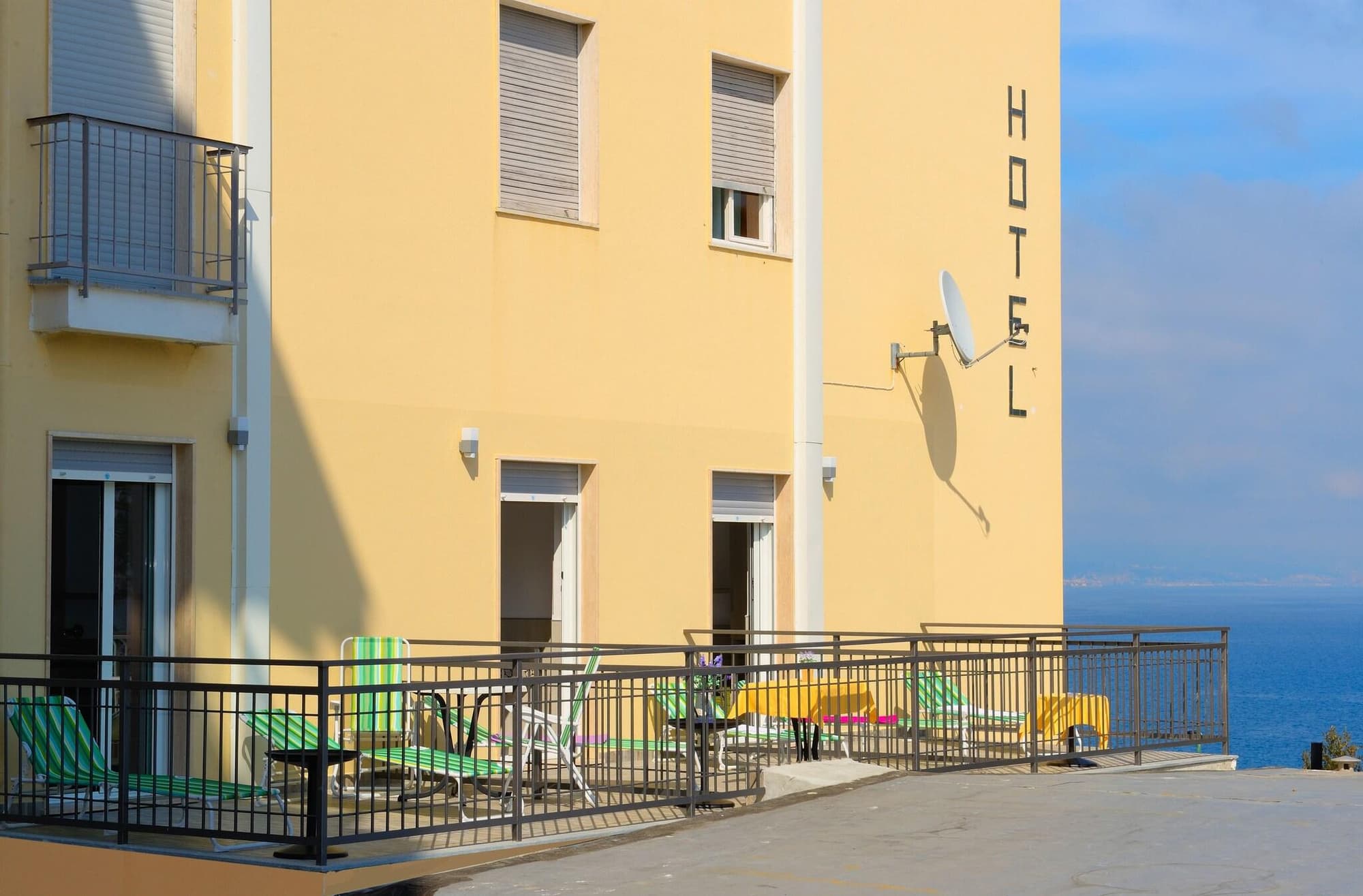 Puntabella Hotel, Terrace