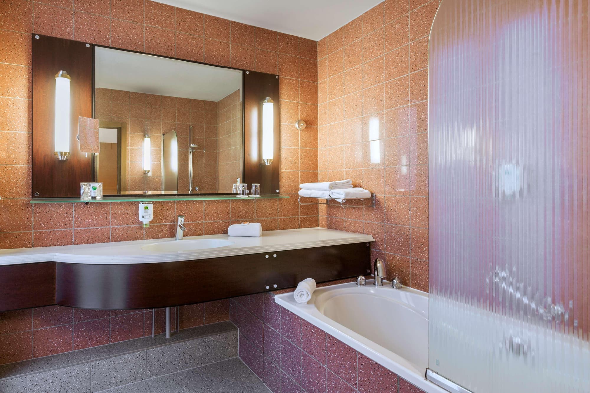 Best Western Plus Monopole Metropole, Room