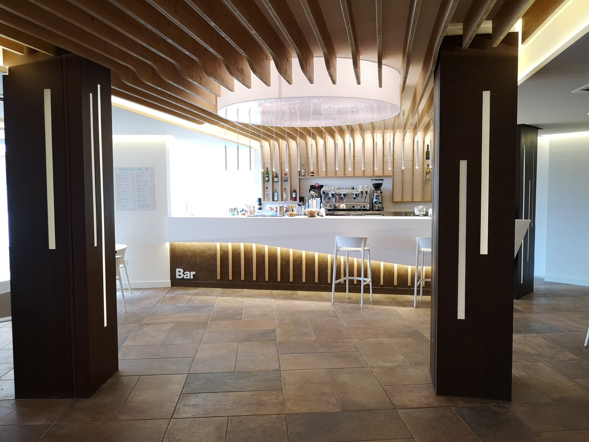 Club Esse Roccaruja, Bar