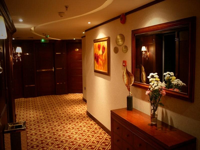 TRIANON ROYAL HOTEL, General view