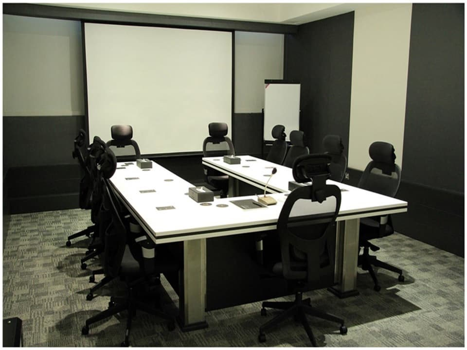 TRIANON ROYAL HOTEL, Conferences