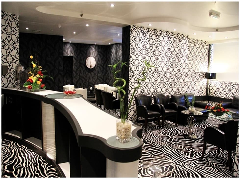 TRIANON ROYAL HOTEL, Conferences