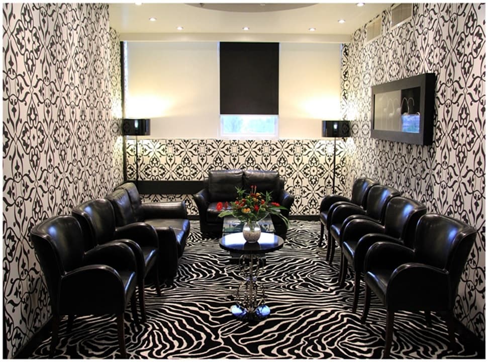 TRIANON ROYAL HOTEL, Conferences