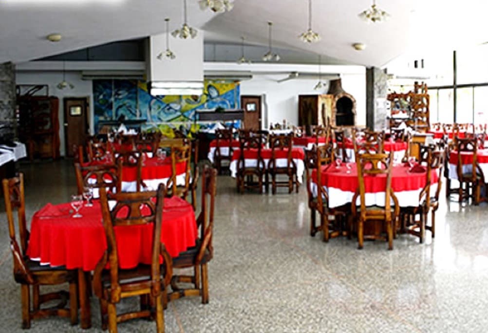 Villa El Bosque, Restaurant