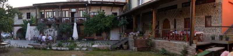 Tradita Gege & Toske, General view