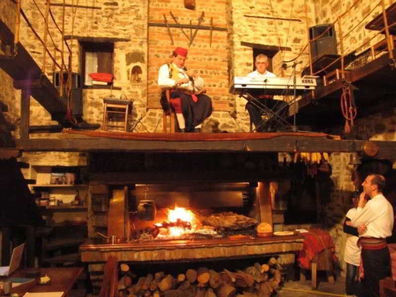 Tradita Gege & Toske, Restaurant