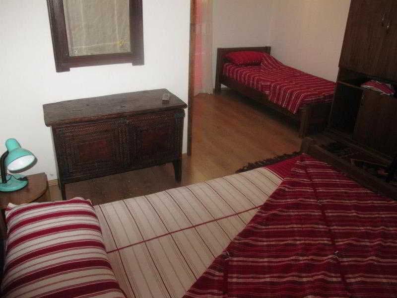 Tradita Gege & Toske, Room