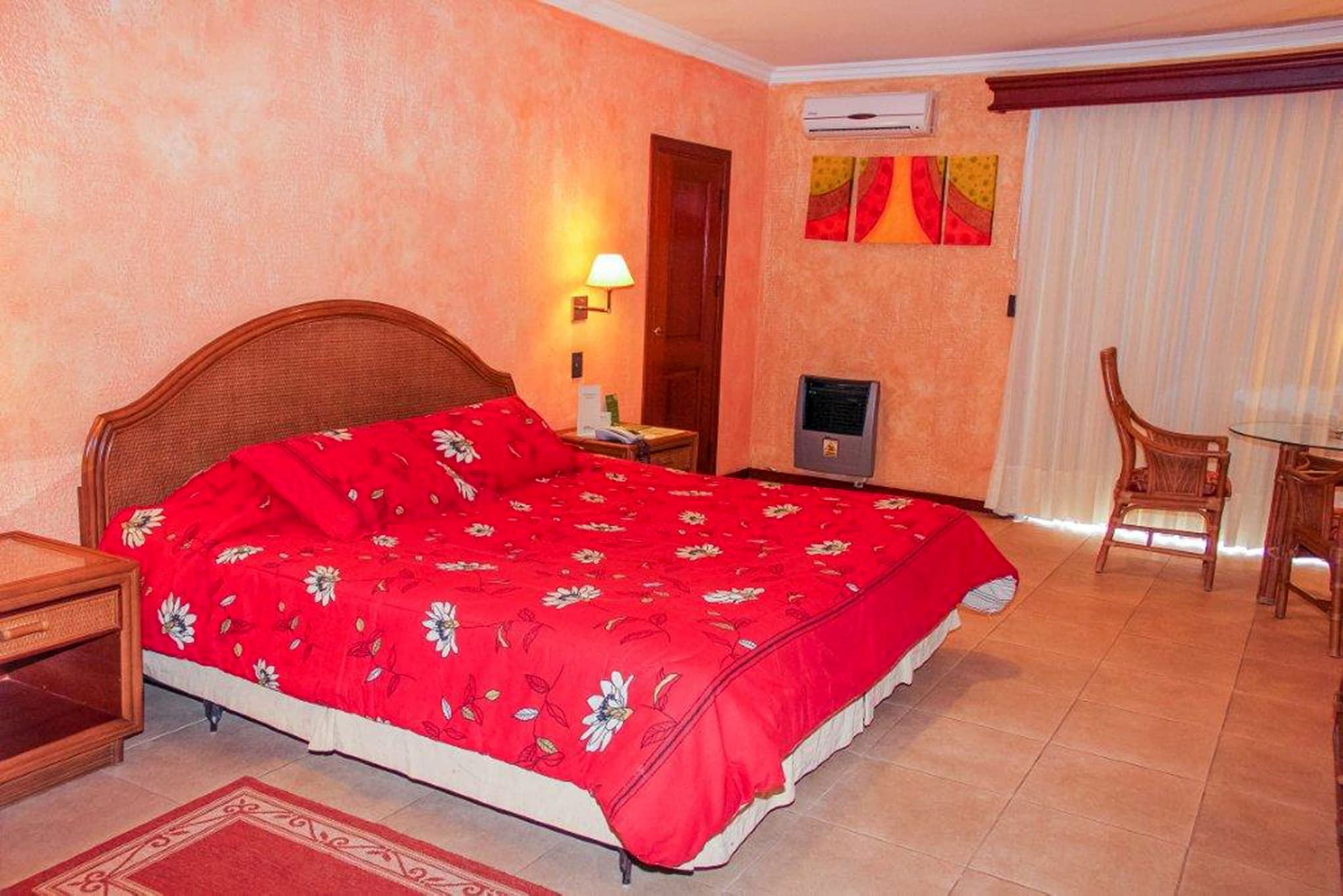 Pan American Hotel, Room