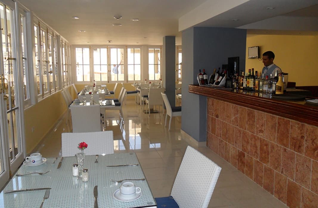 Cubanacan America Hotel, Bar