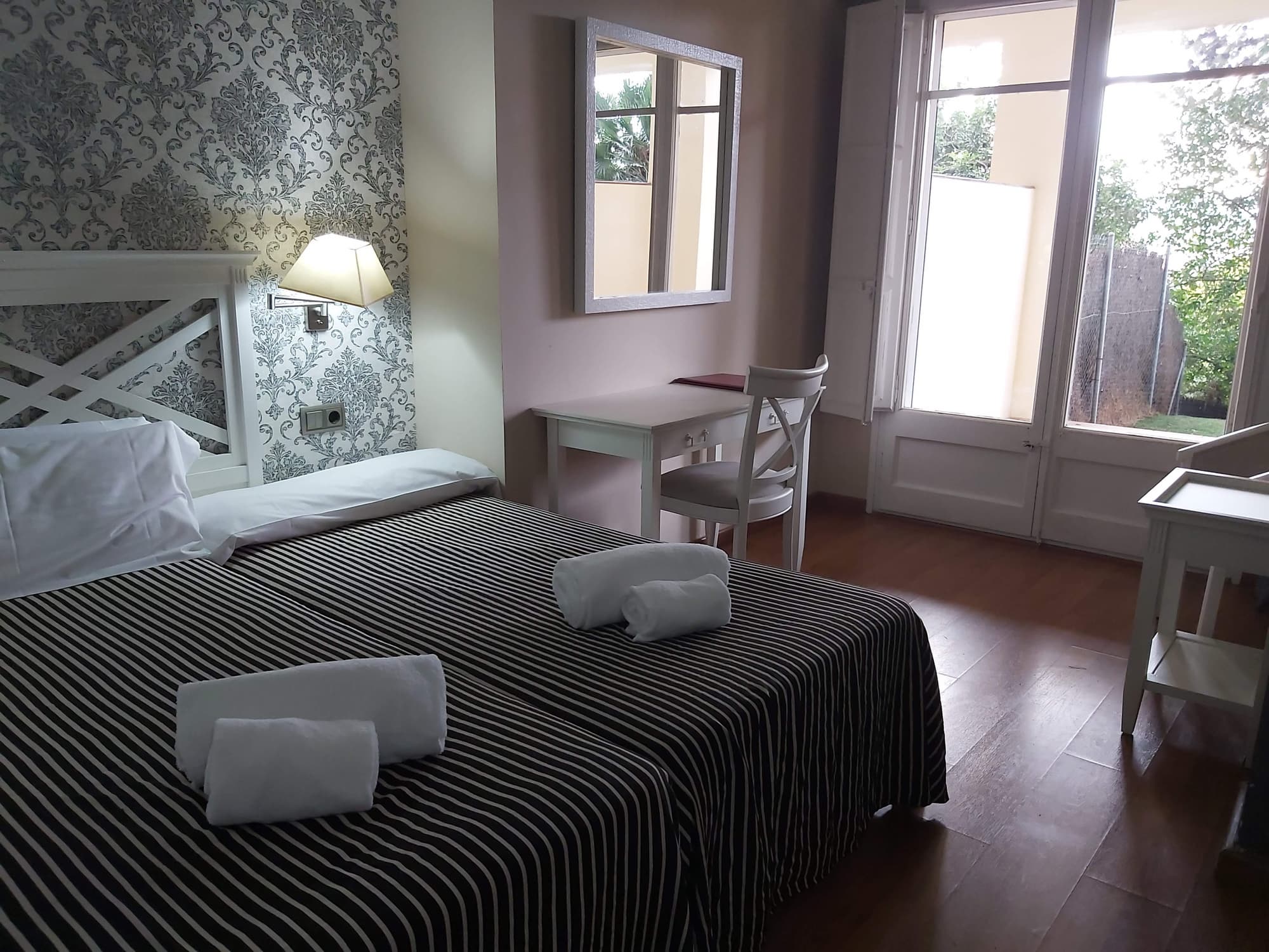 El Castell Hotel, Room