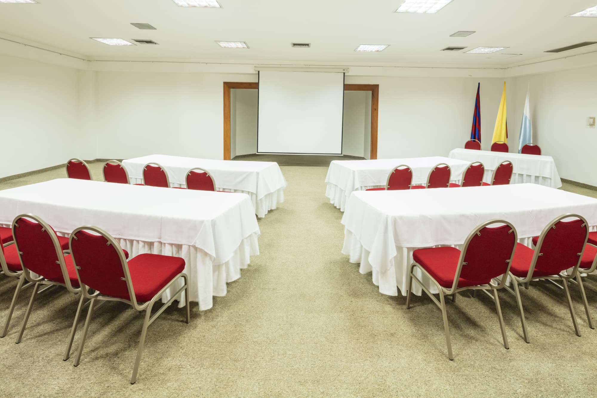 Decameron Galeon Santa Marta, Conferences