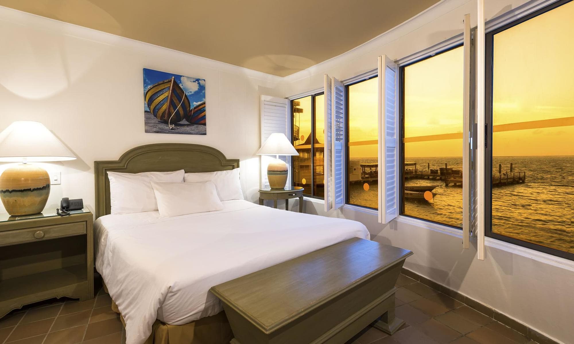 Decameron Aquarium, Room