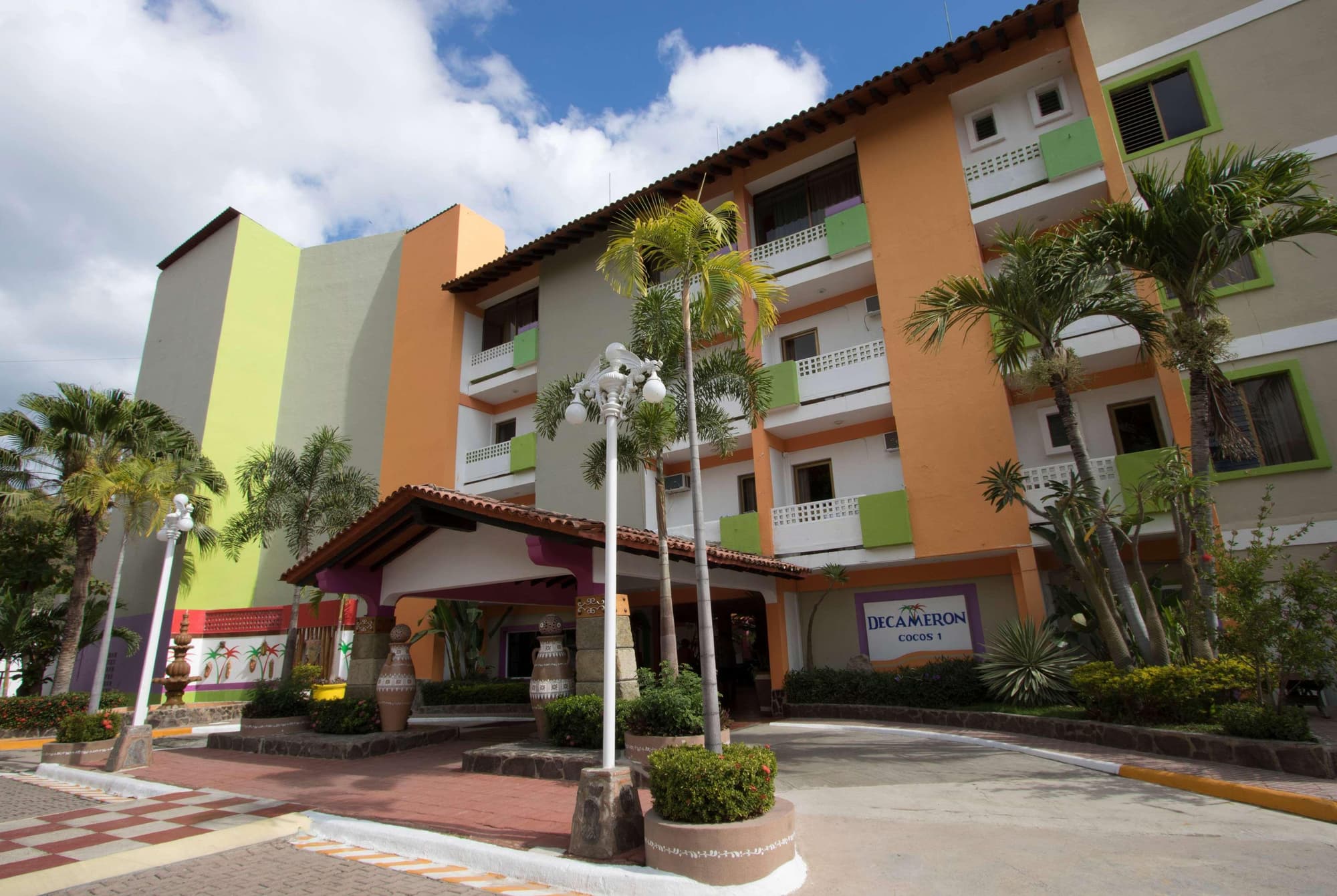 Decameron Los Cocos Guayabitos Ramada All Inclus, General view