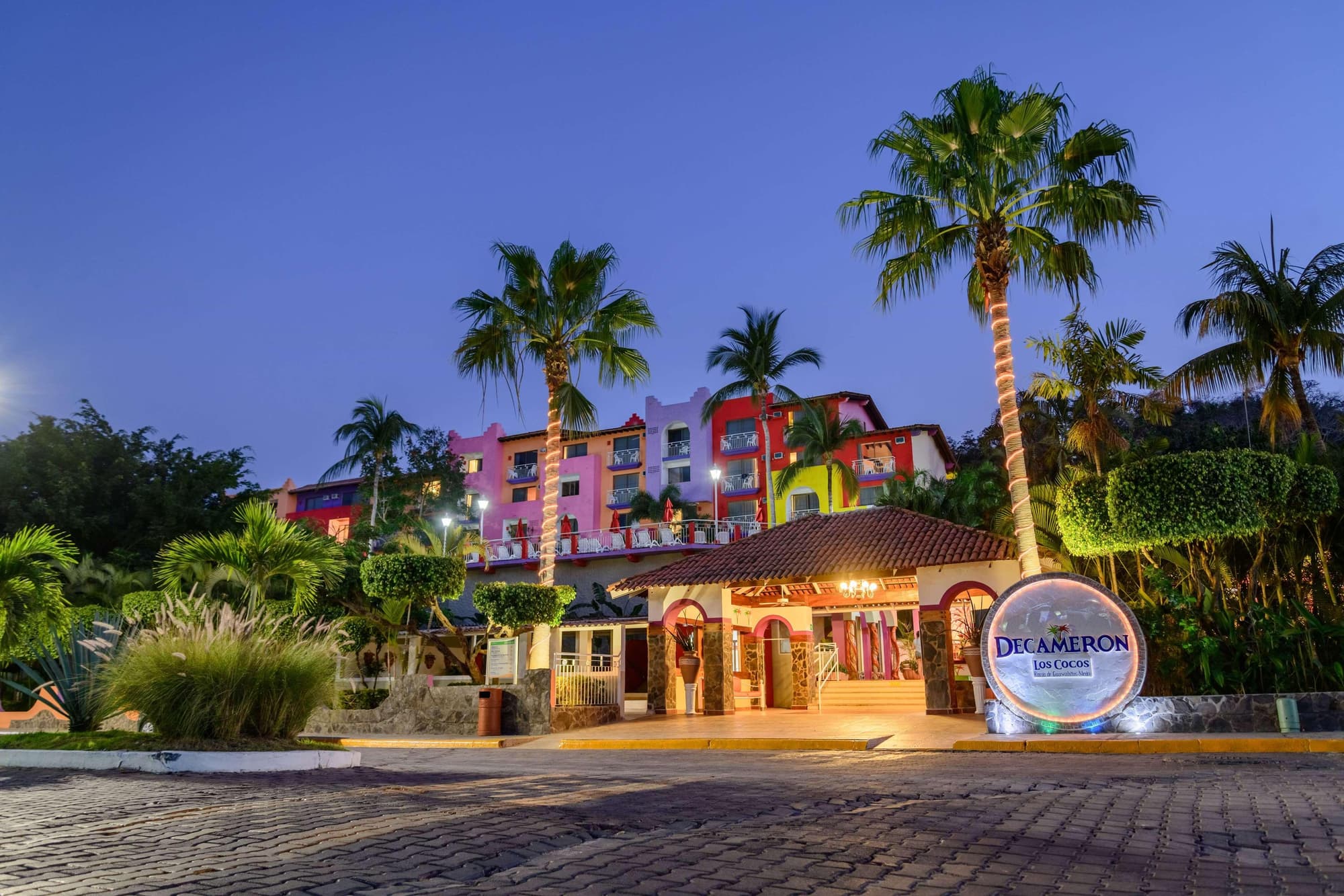 Decameron Los Cocos Guayabitos Ramada All Inclus, General view