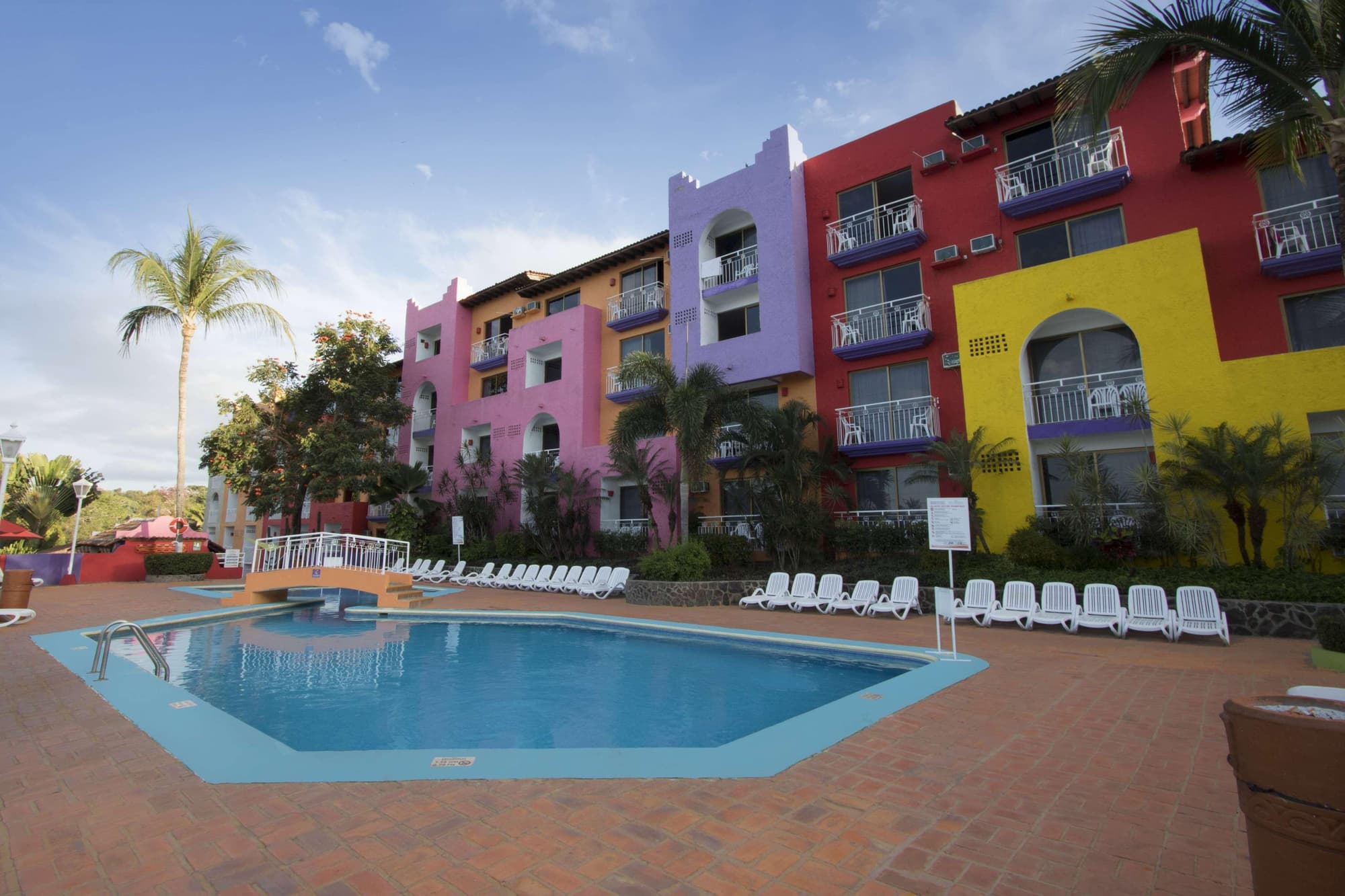 Decameron Los Cocos Guayabitos Ramada All Inclus, General view