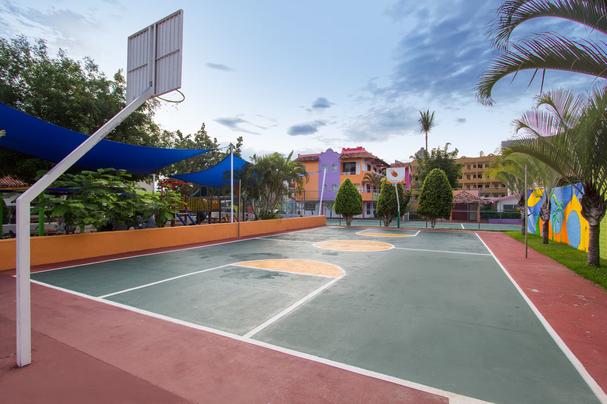 Decameron Los Cocos Guayabitos Ramada All Inclus, Sports and Entertainment