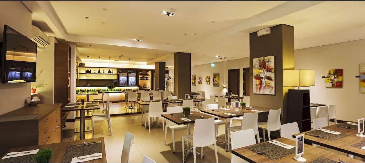 Microtel By Wyndham Acropolis, Conferences