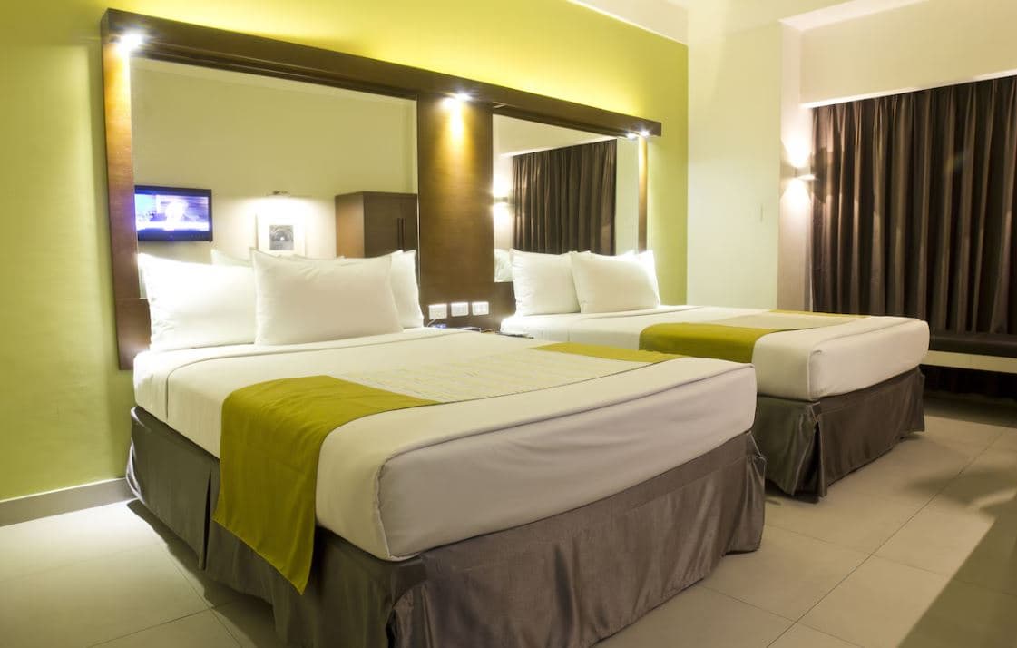 Microtel By Wyndham Acropolis, Room