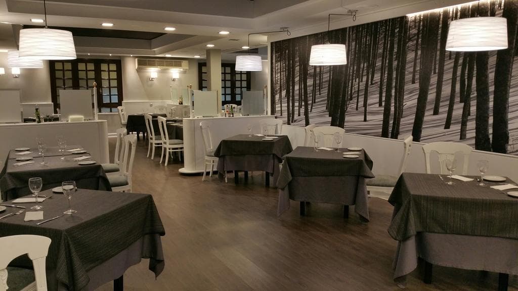 Castillo Hotel, Restaurant