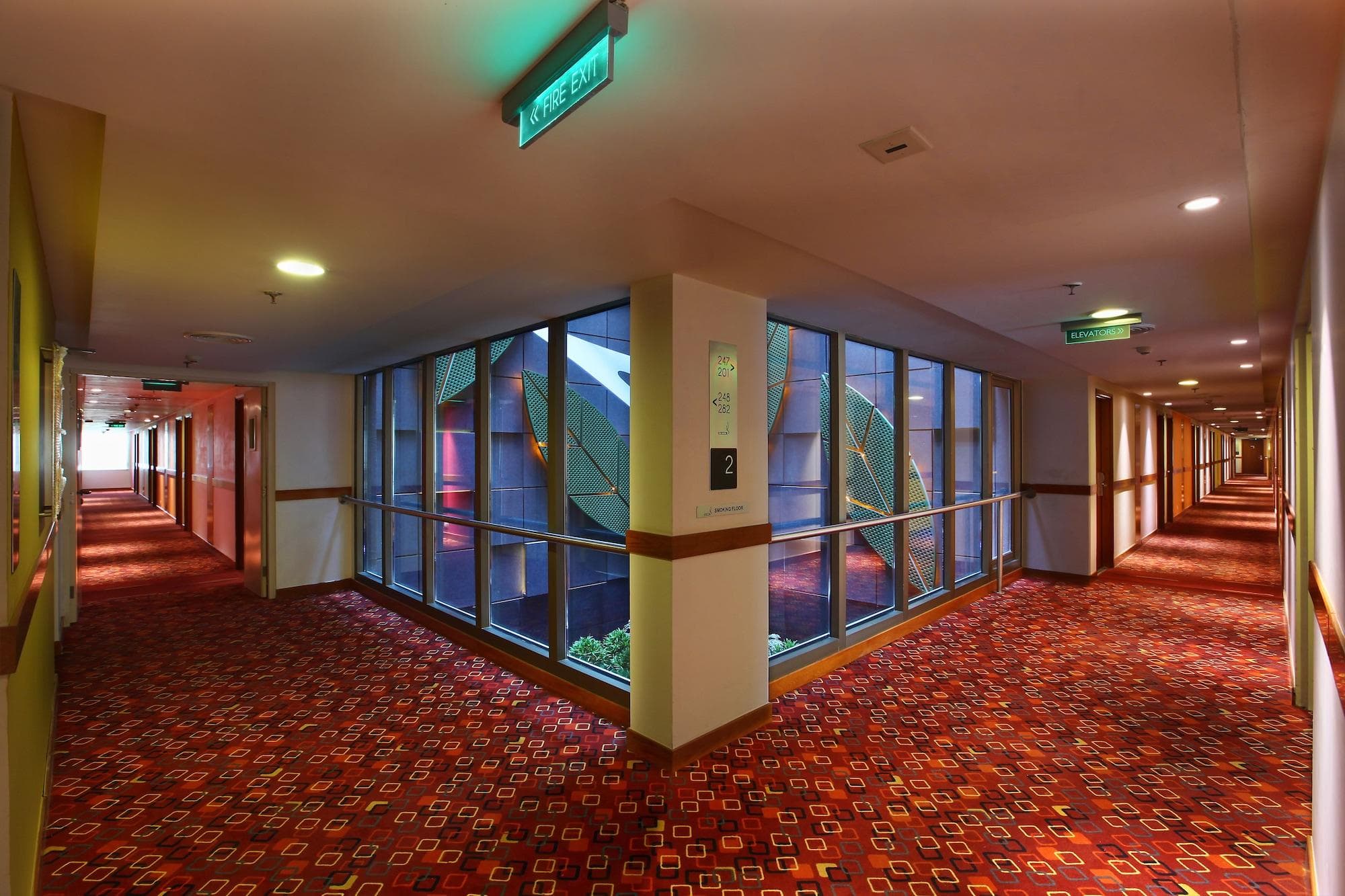 ibis New Delhi Aerocity, Lobby