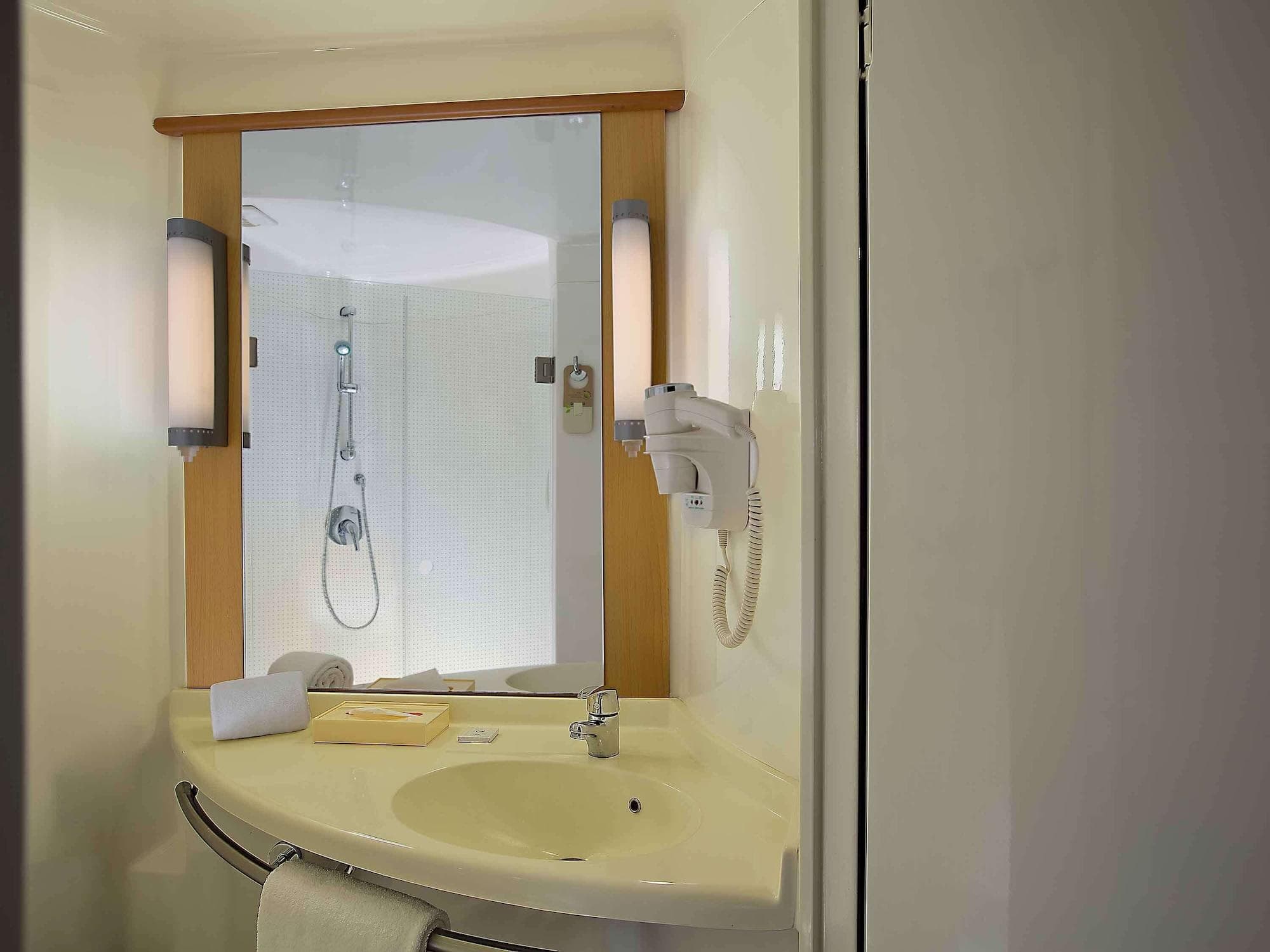 ibis New Delhi Aerocity, Room