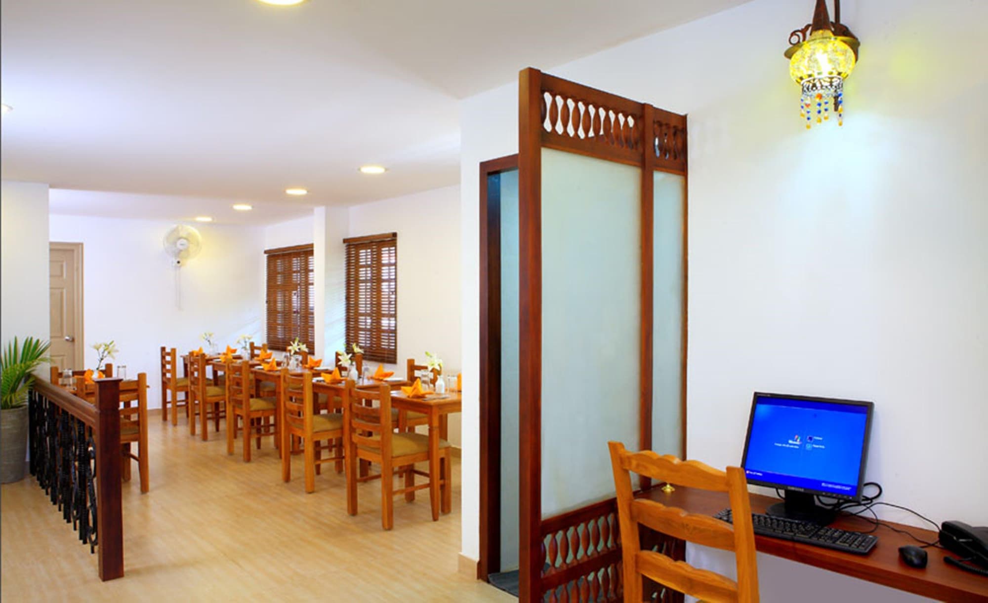 Abad Pepper Route, Fort Cochin, Restaurant