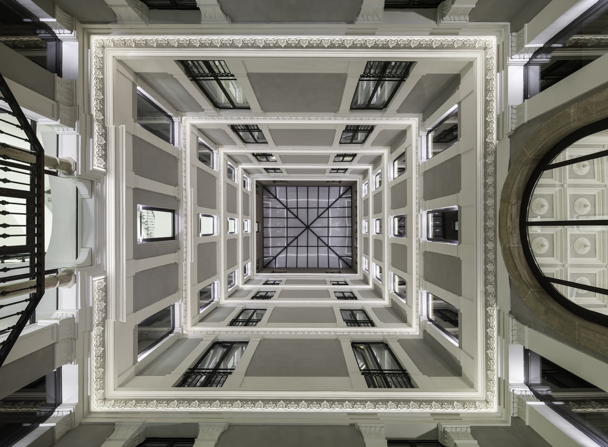 H10 Urquinaona Plaza, Lobby