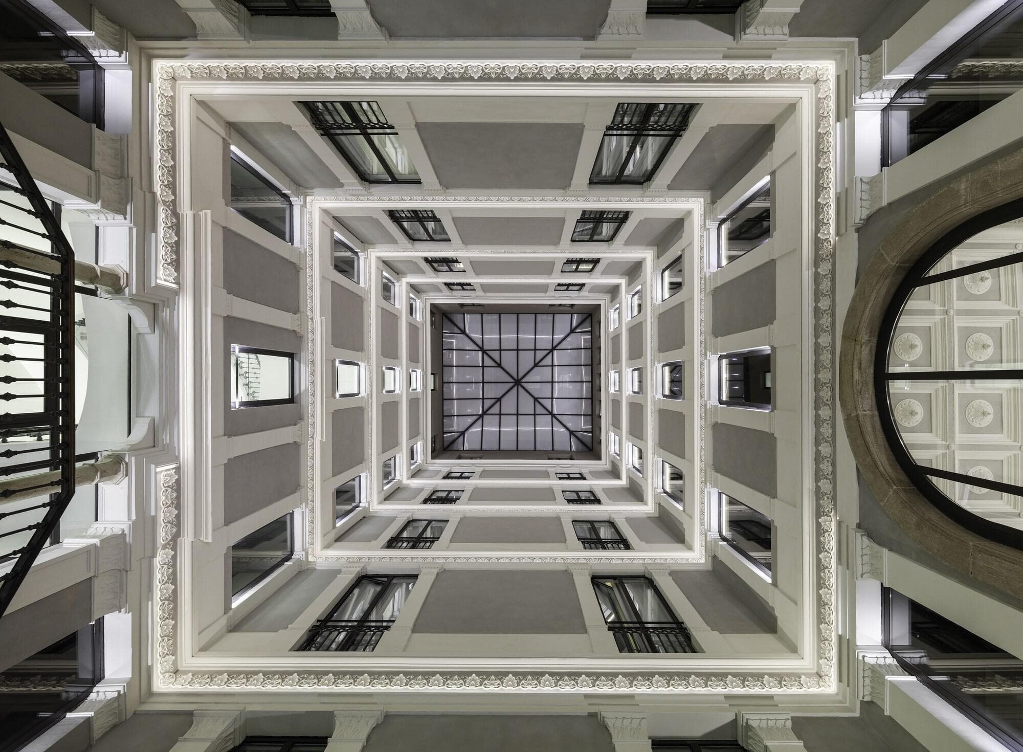 H10 Urquinaona Plaza, Lobby