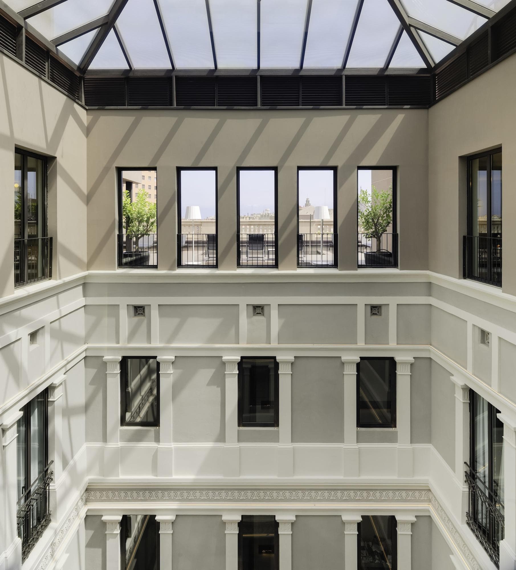 H10 Urquinaona Plaza, Lobby