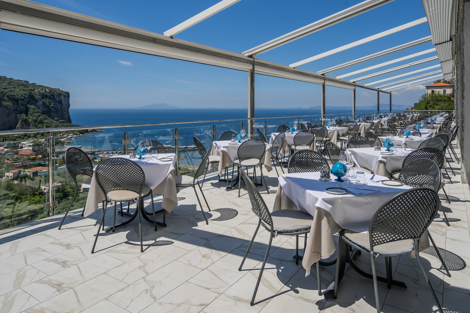 Mary Hotel, Restaurant