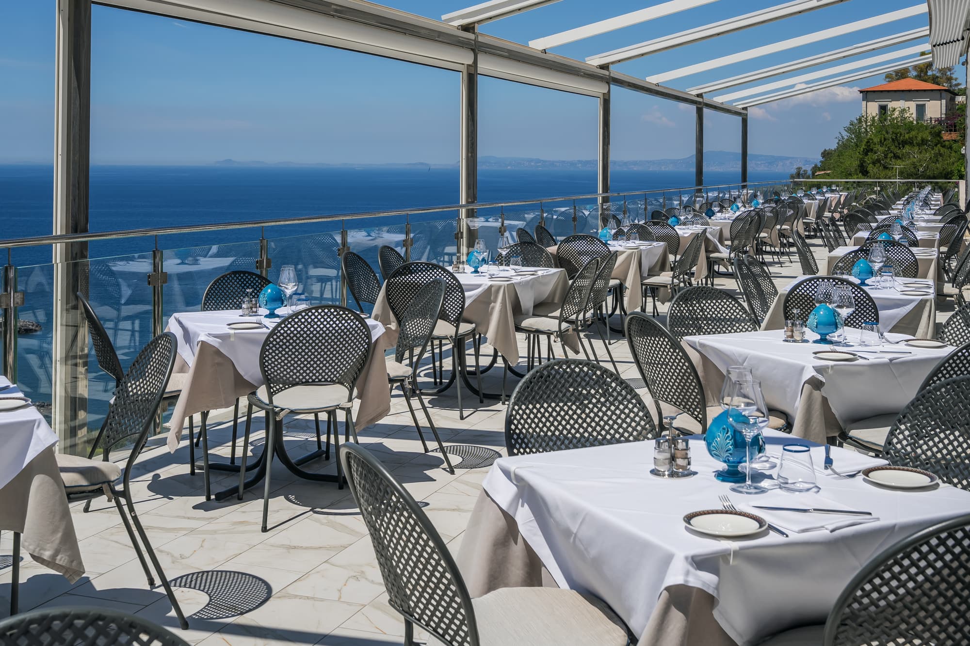 Mary Hotel, Restaurant