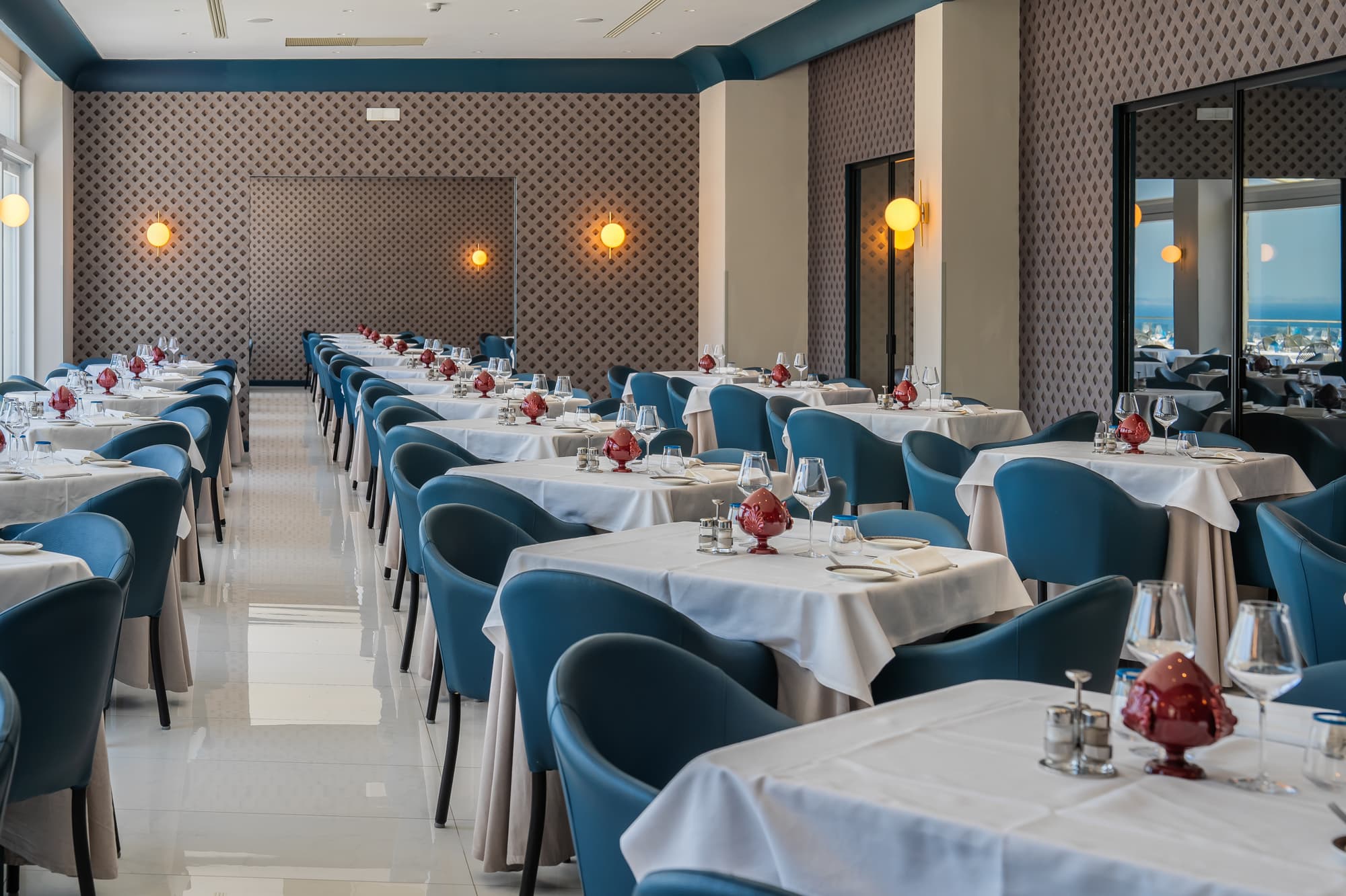 Mary Hotel, Restaurant