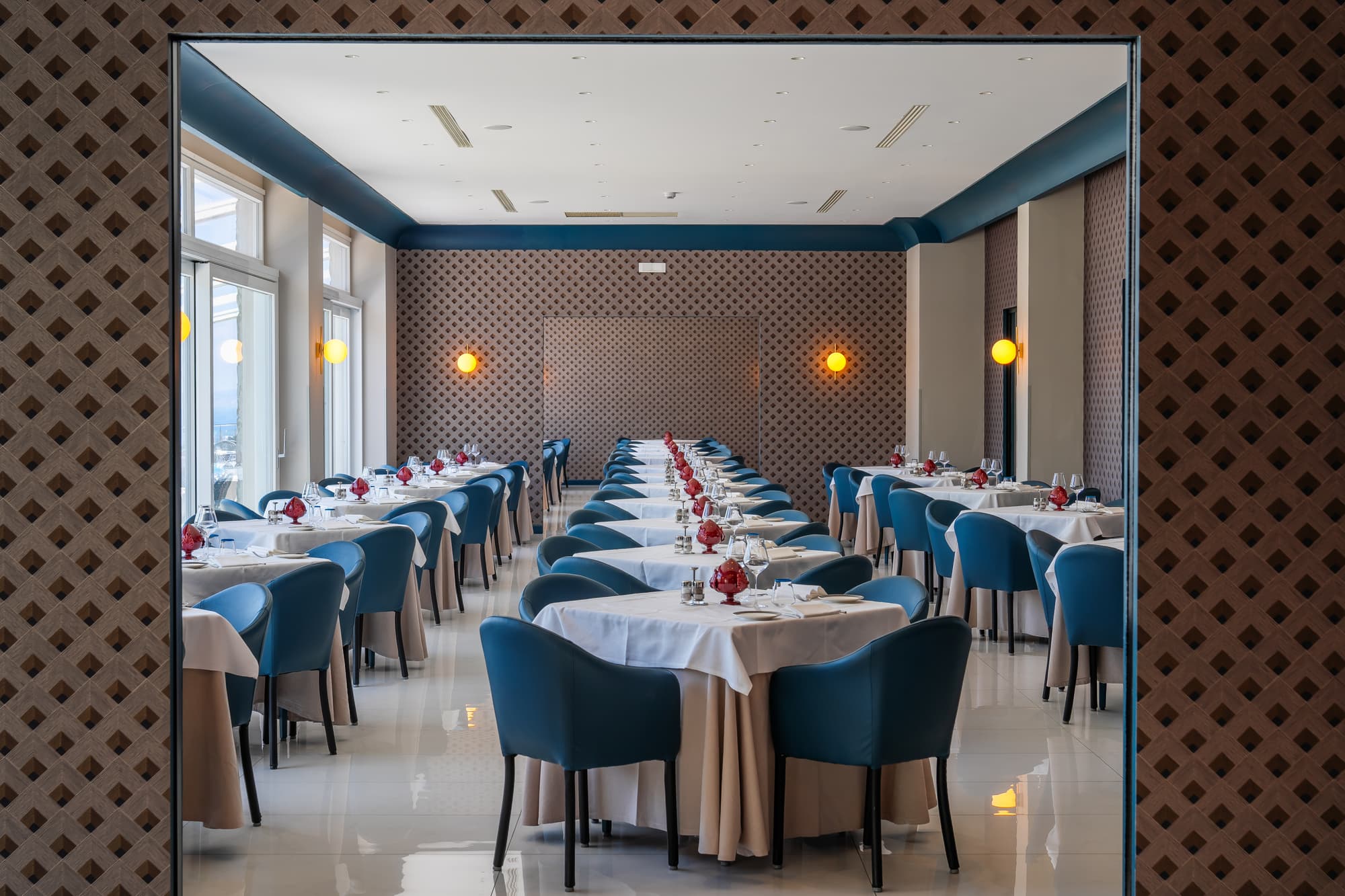 Mary Hotel, Restaurant