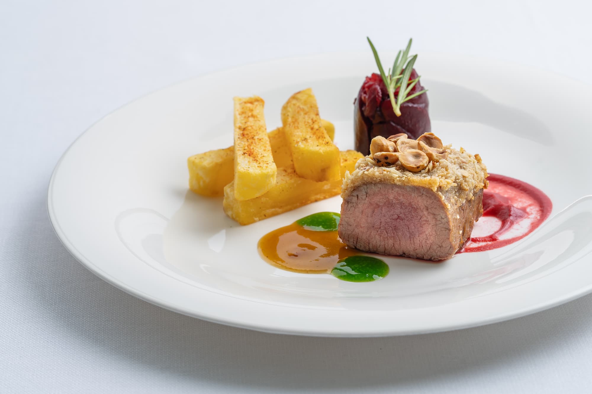 Mary Hotel, Restaurant