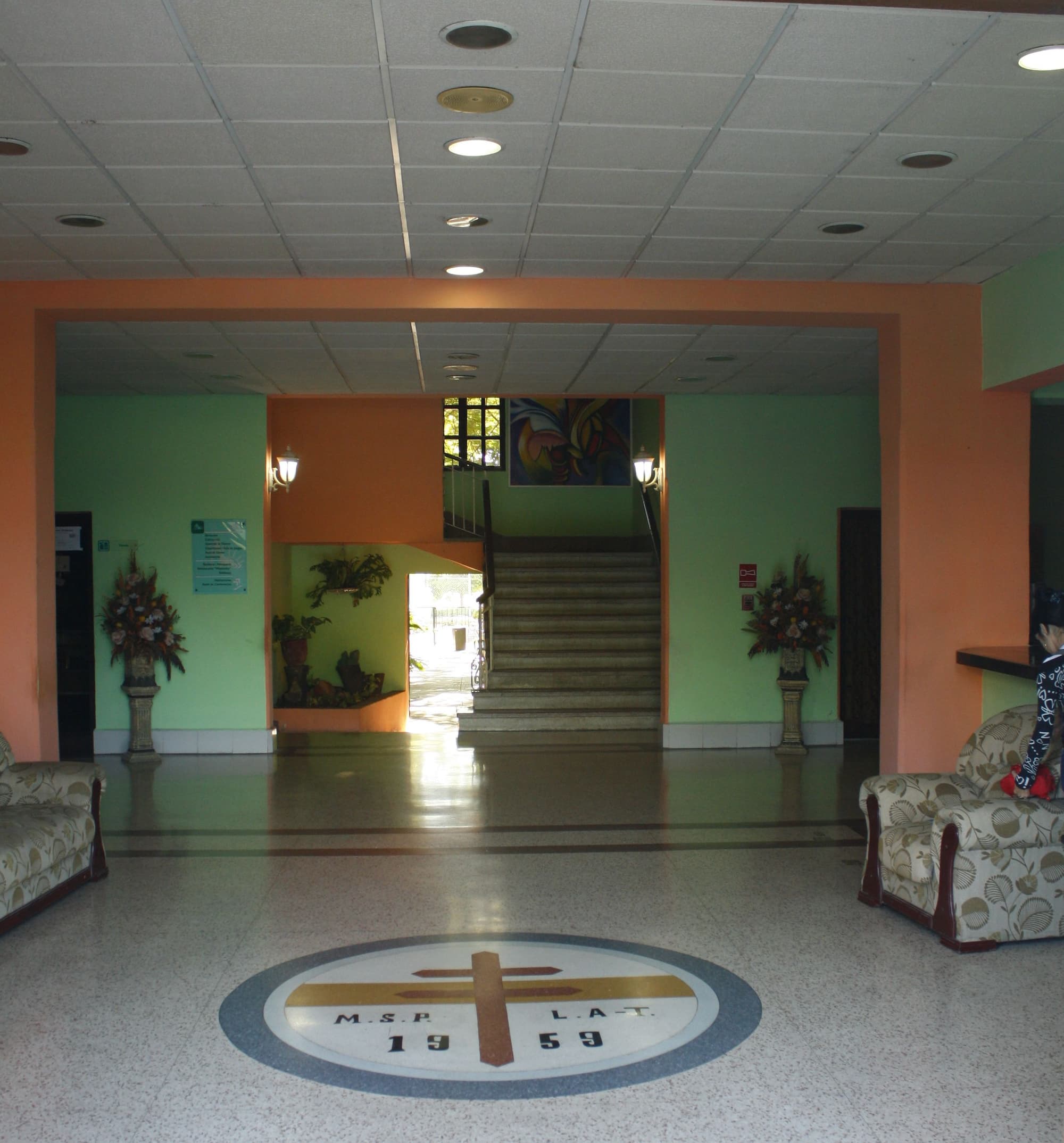 San Alejandro, Lobby