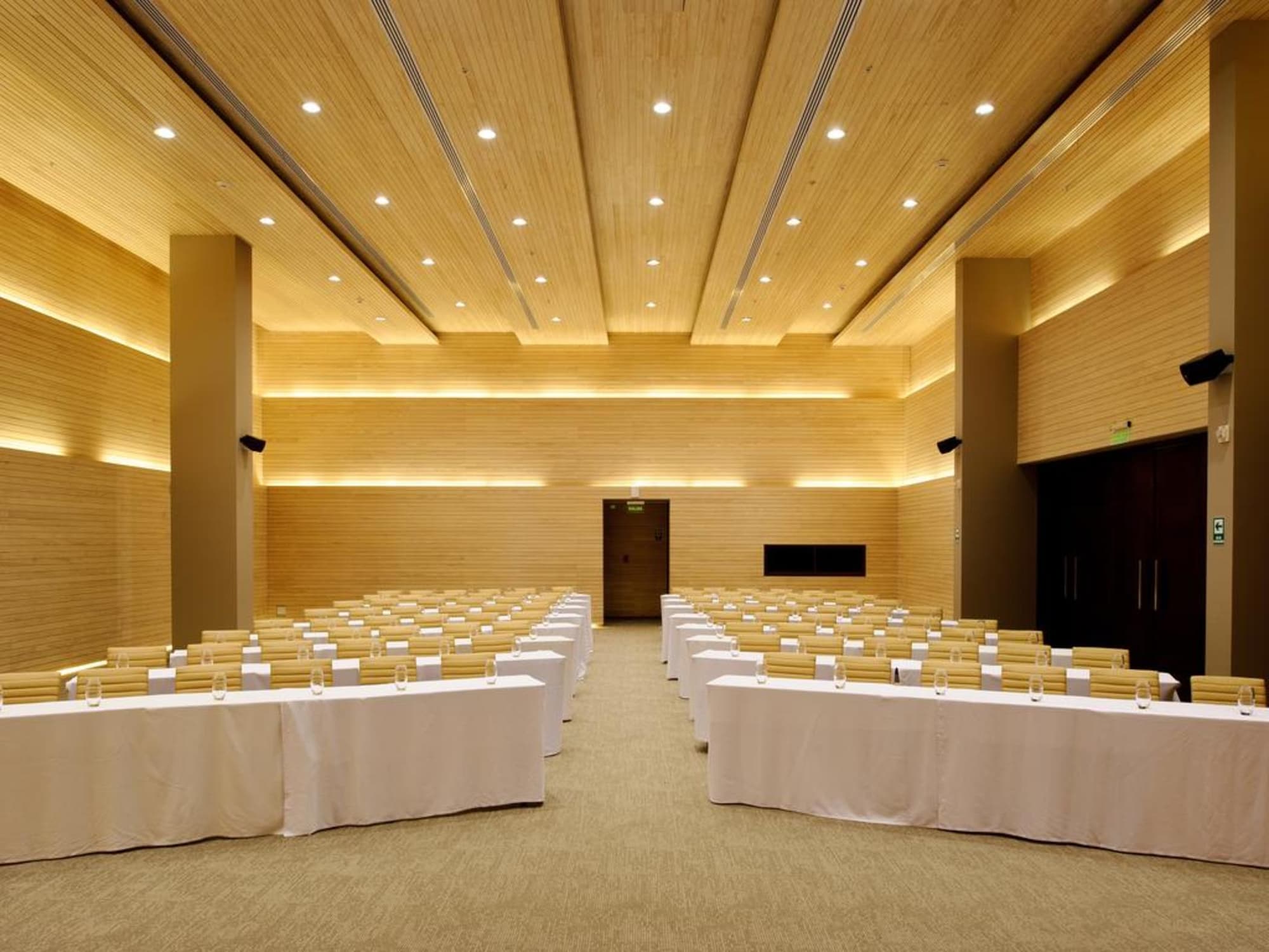 NOI Vitacura, Conferences