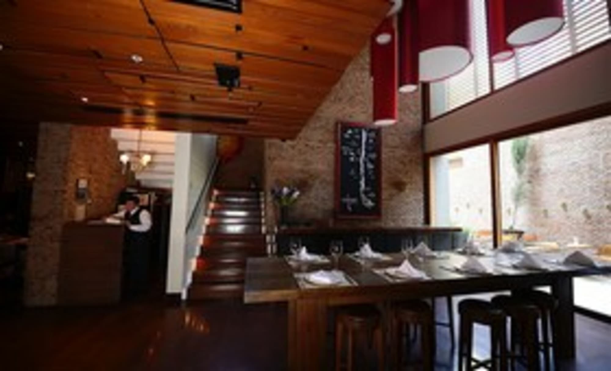 NOI Vitacura, Restaurant