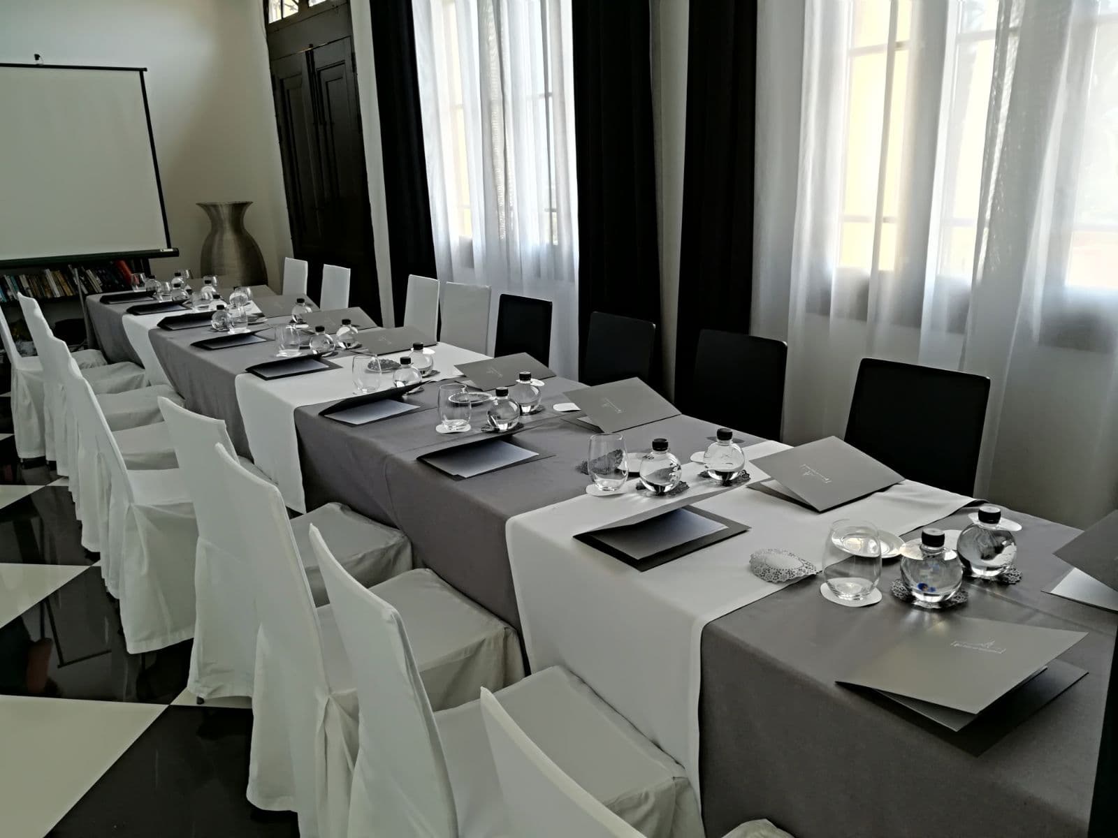 Sant Pere Del Bosc, Conferences