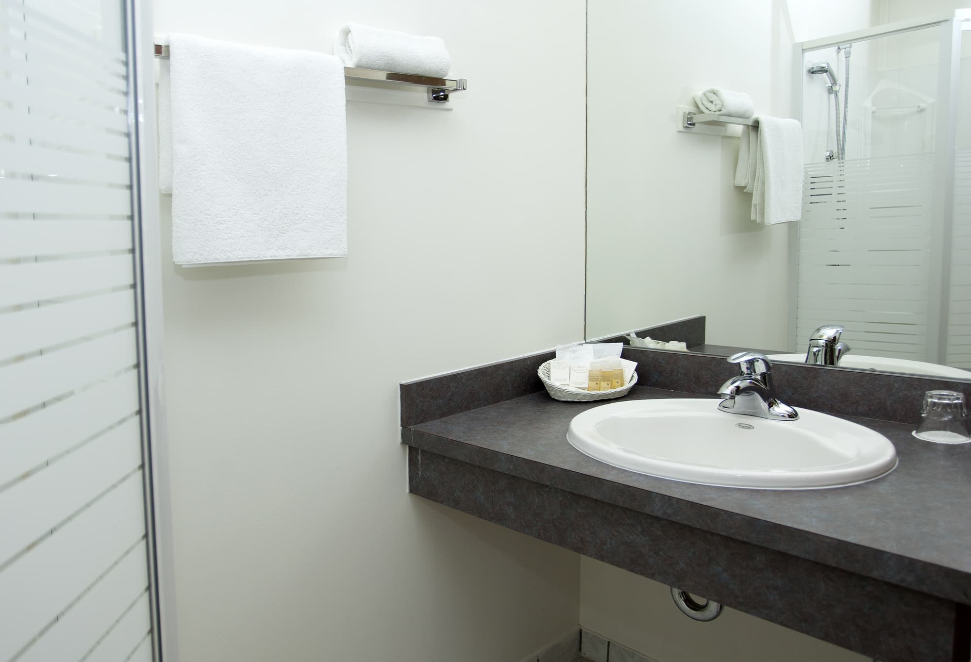 Airport Hotel Mara, General view