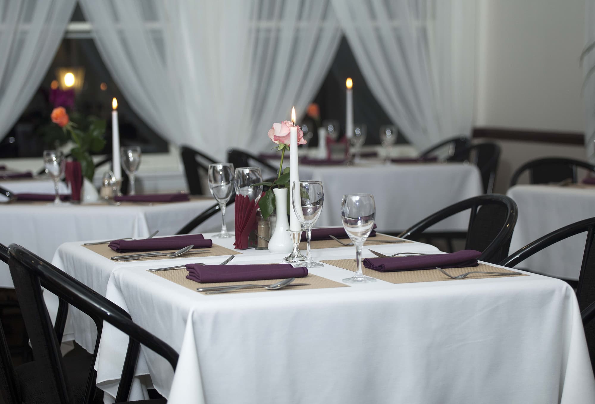 Airport Hotel Mara, Restaurant